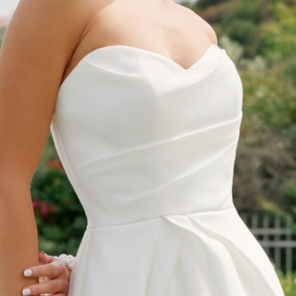 New Off White Strapless Wedding Dress w/ Sweetheart Neck & Leg Slit NX JW938 - Picture 5 of 9